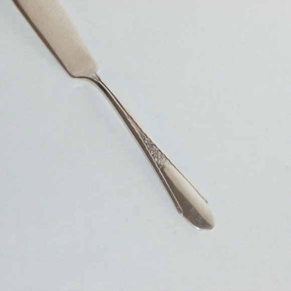 1940's Rogers Gardenia Vintage Silverplate Butter Knife Cottagecore Cutlery - Picture 3 of 6